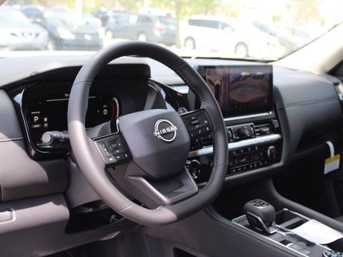 New 2026 Nissan Pathfinder SL AWD/4WD image 12