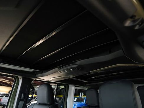 Used 2025 Jeep Wrangler Unlimited Rubicon 392 image 82