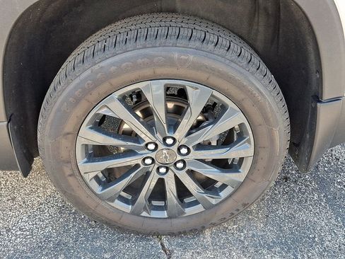 Certified 2023 Chevrolet Traverse RS w/ LPO, Floor Liner Package AWD/4WD image 12
