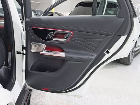 Used 2025 Mercedes-Benz GLC 63 AMG S image 39