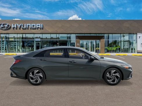 New 2026 Hyundai Elantra SEL Sport Premium FWD image 7