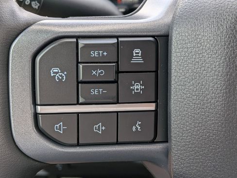 New 2026 Ford F250 Lariat w/ Black Appearance Package image 28