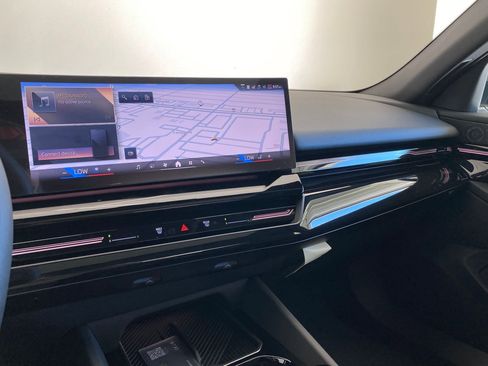 New 2026 BMW 530i xDrive w/ Premium Package image 26