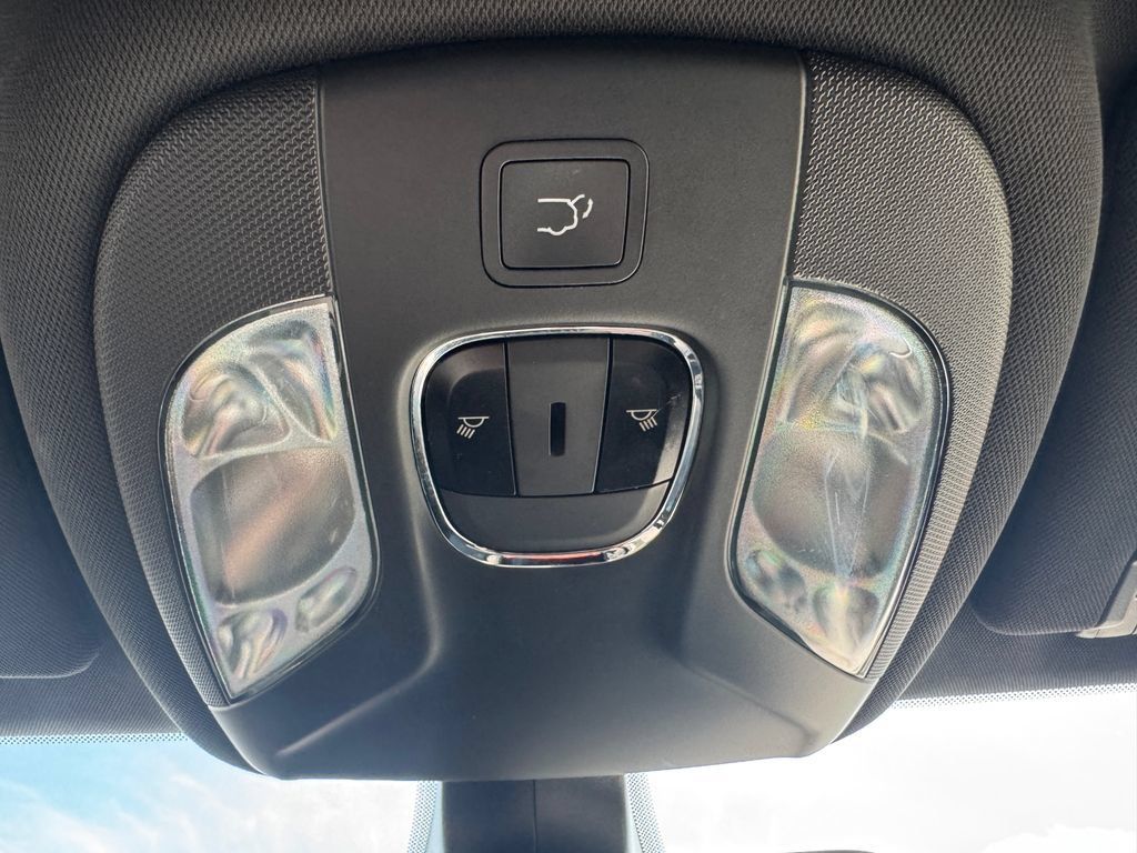 Used 2021 Jeep Compass Latitude AWD/4WD image 32