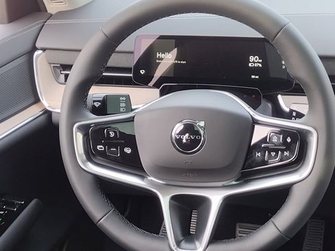 New 2025 Volvo EX90 Plus image 24