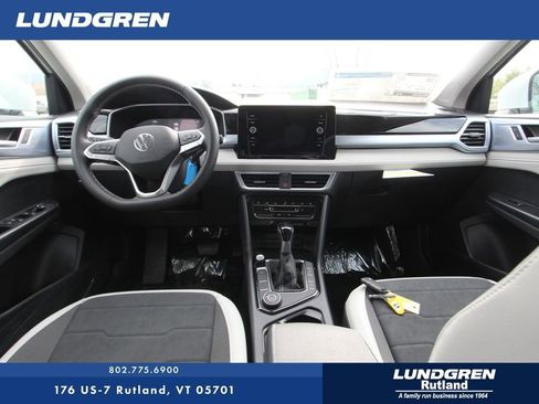New 2026 Volkswagen Taos SE AWD/4WD image 6