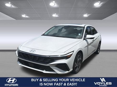 Used 2025 Hyundai Elantra Limited w/ Cargo Package FWD image 1