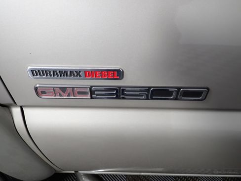 Used 2005 GMC Sierra 3500 SLE w/ Heavy-Duty Power Package AWD/4WD image 3