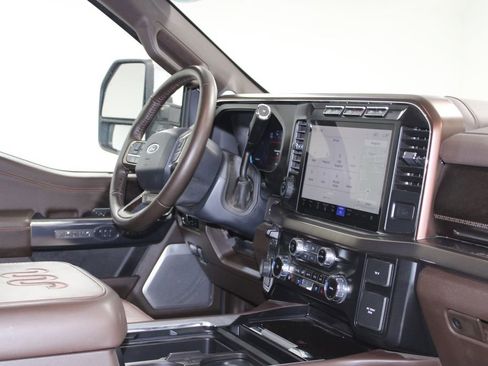 Used 2024 Ford F250 King Ranch w/ Chrome Package image 33