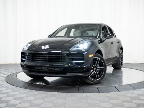 Certified 2021 Porsche Macan AWD/4WD image 31