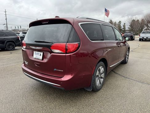 Used 2017 Chrysler Pacifica Platinum image 6