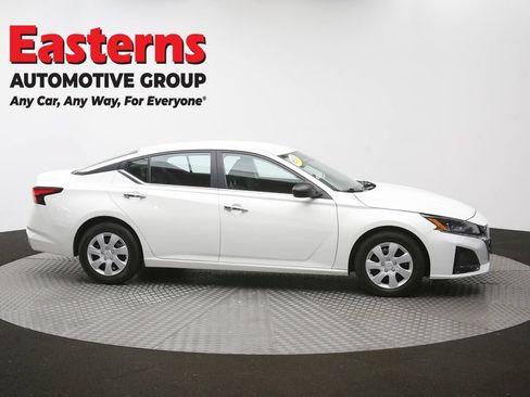 Used 2024 Nissan Altima 2.5 S FWD image 44