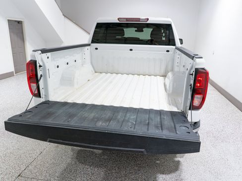 Used 2024 GMC Sierra 1500 SLE w/ X31 Off-Road Package AWD/4WD image 11