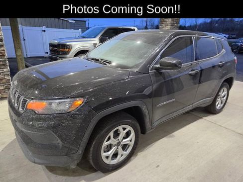 Used 2025 Jeep Compass Sport image 1