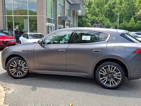 New 2025 Maserati Grecale GT image 5