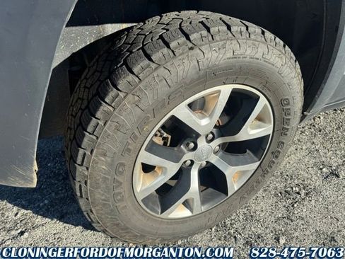 Used 2017 Jeep Cherokee Trailhawk image 16