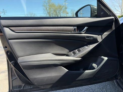 Used 2019 Honda Accord EX-L image 12