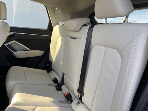 Used 2023 Audi Q3 2.0T Premium w/ Convenience Package image 33