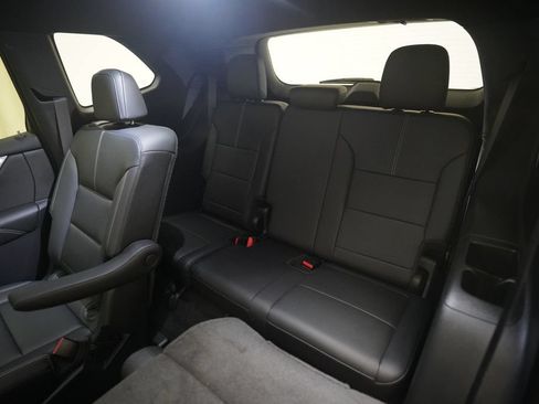 Used 2024 GMC Acadia Elevation FWD image 17