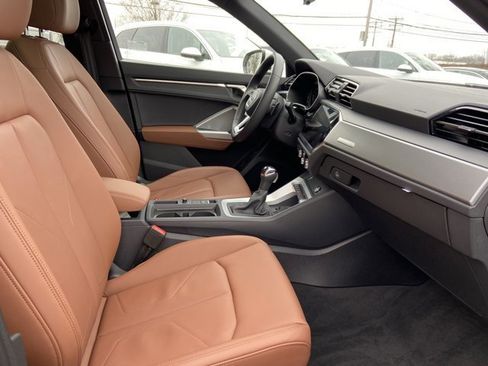 Certified 2025 Audi Q3 2.0T Premium w/ Convenience Package image 25