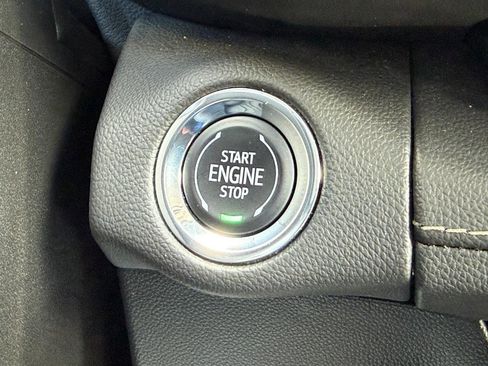 Certified 2023 Buick Envision Avenir image 17