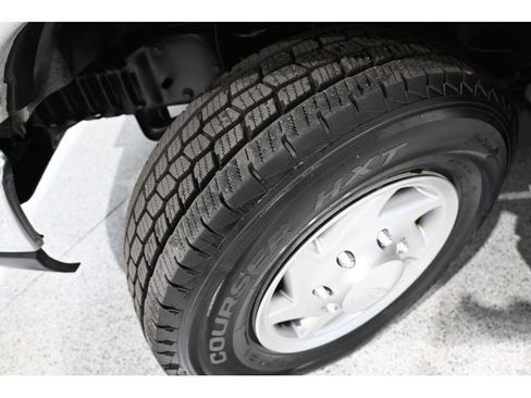 Used 2012 Ford E-350 and Econoline 350 XLT image 11