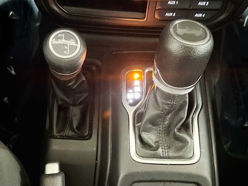 Used 2023 Jeep Wrangler Unlimited AWD/4WD image 13