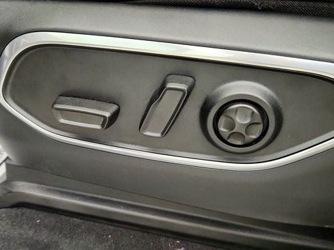 Used 2022 Jeep Wagoneer Series III AWD/4WD image 12