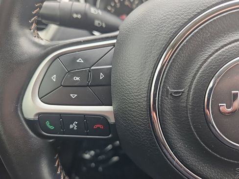 Used 2018 Jeep Compass Latitude AWD/4WD image 13