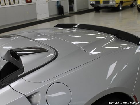Used 2015 Chevrolet Corvette Stingray Convertible w/ 3LT Preferred Equipment Group RWD image 20