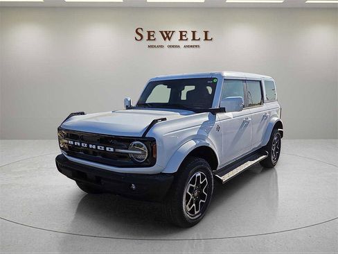 New 2025 Ford Bronco Outer Banks image 1