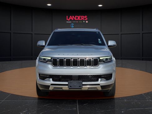 Used 2022 Jeep Wagoneer Series III RWD image 6
