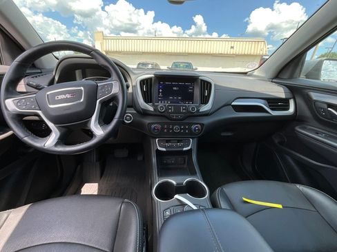 Used 2023 GMC Terrain SLT w/ LPO, Floor Liner Package FWD image 9