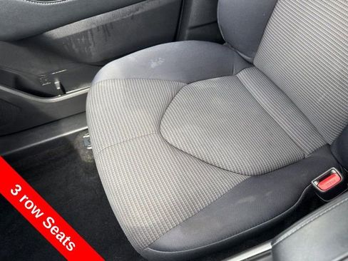 Used 2023 Toyota Highlander LE FWD image 28