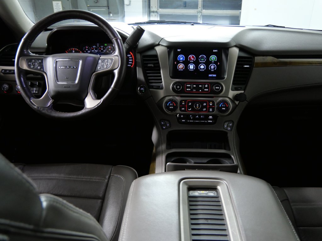Used 2016 GMC Yukon XL Denali w/ Open Road Package AWD/4WD image 28