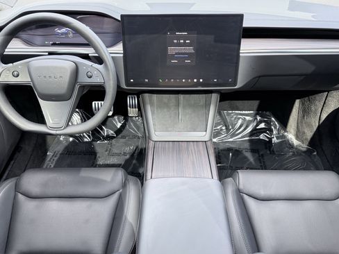 Used 2024 Tesla Model S AWD/4WD image 2