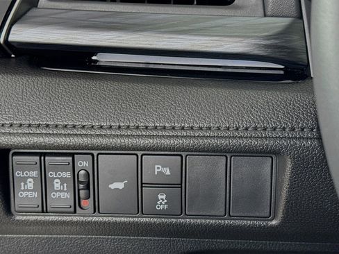 Used 2026 Honda Odyssey Elite image 11