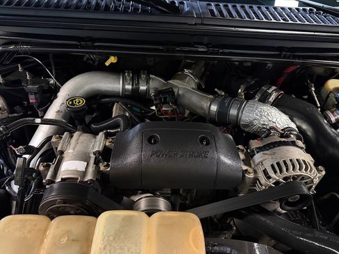 Used 2002 Ford Excursion Limited AWD/4WD image 19