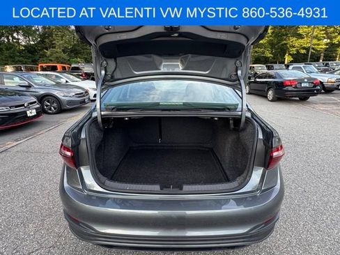 Certified 2024 Volkswagen Jetta SE w/ Panoramic Sunroof Package FWD image 21