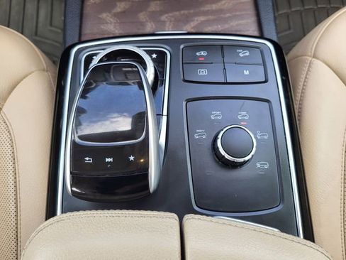 Used 2017 Mercedes-Benz GLS 450 4MATIC image 19
