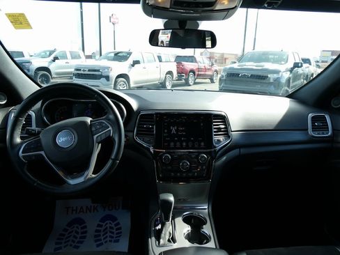 Used 2021 Jeep Grand Cherokee Laredo X image 18