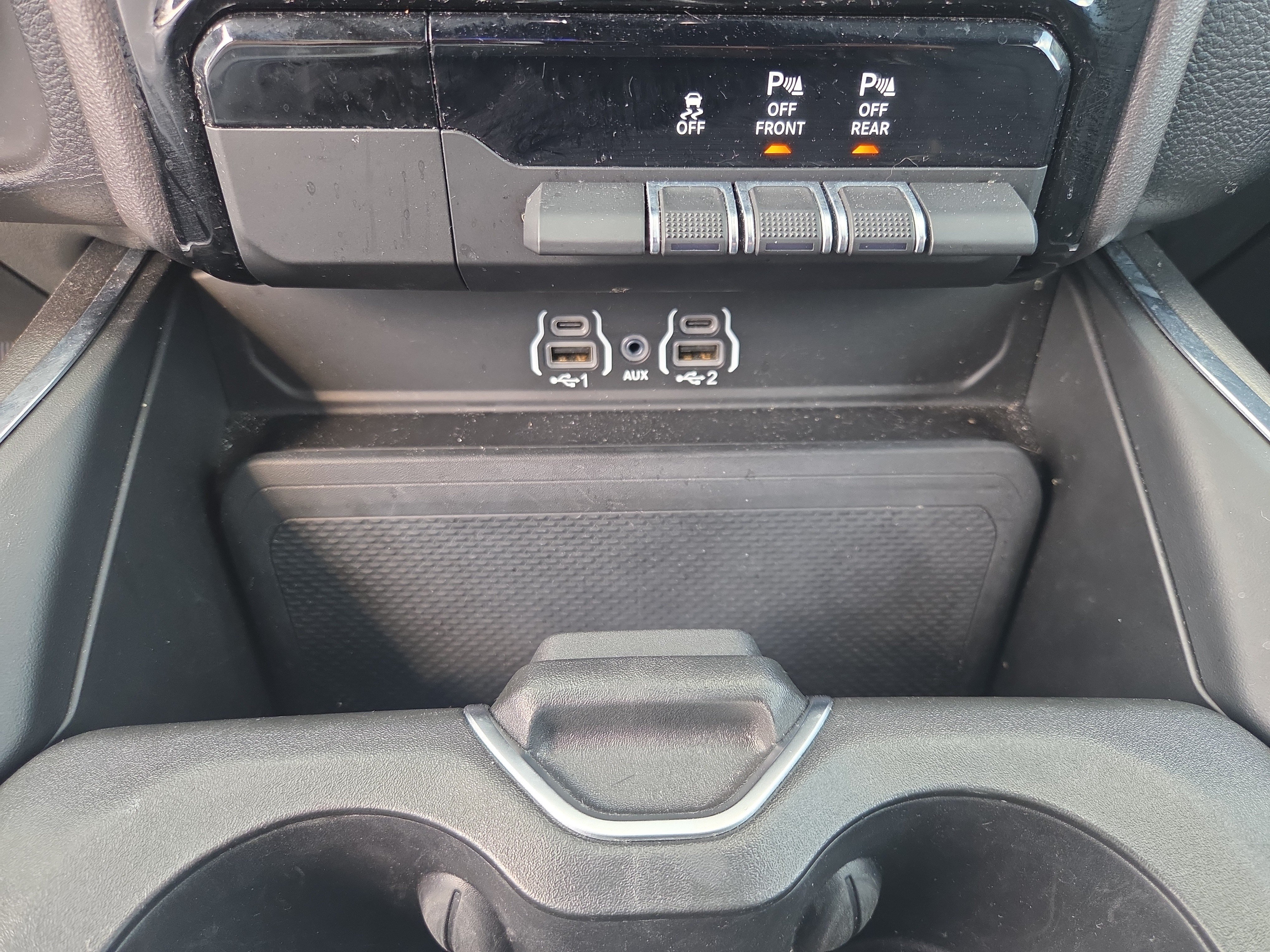 Used 2026 RAM 1500 Laramie AWD/4WD image 13