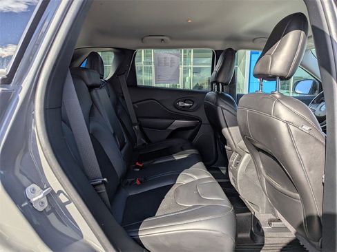 Used 2019 Jeep Cherokee Latitude Plus w/ Cold Weather Group image 37