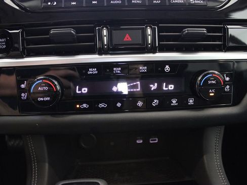 Used 2025 Nissan Pathfinder Platinum AWD/4WD image 8