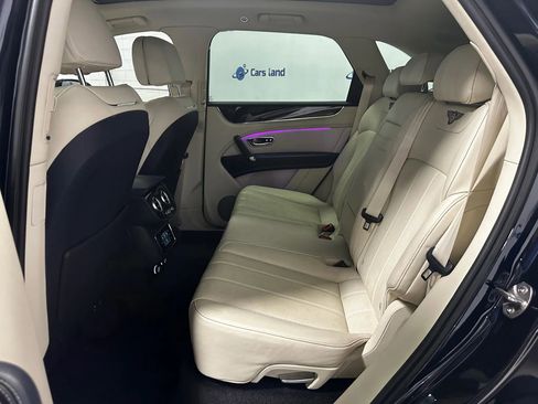 Used 2019 Bentley Bentayga V8 Sport Utility 4D image 17