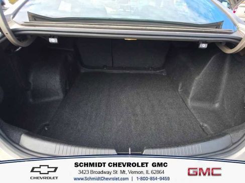 Used 2024 Chevrolet Malibu LT image 9