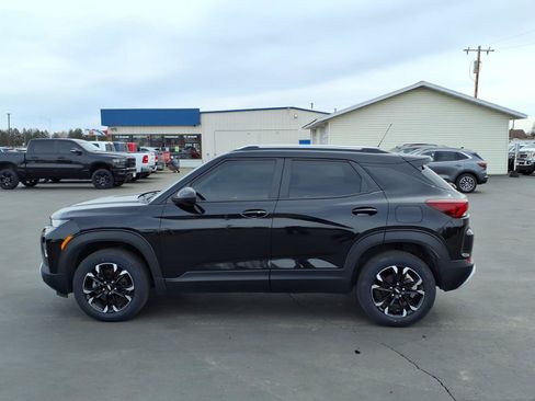 Used 2023 Chevrolet TrailBlazer LT image 2