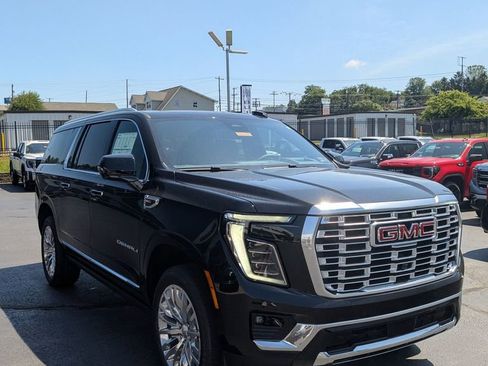 New 2025 GMC Yukon XL Denali w/ Sun & Power Step Package image 3
