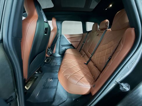 Used 2023 BMW iX xDrive50 w/ Sport Package image 25