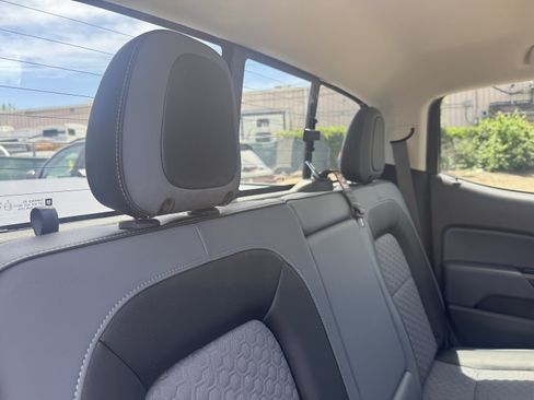 Used 2019 Chevrolet Colorado Z71 AWD/4WD image 26